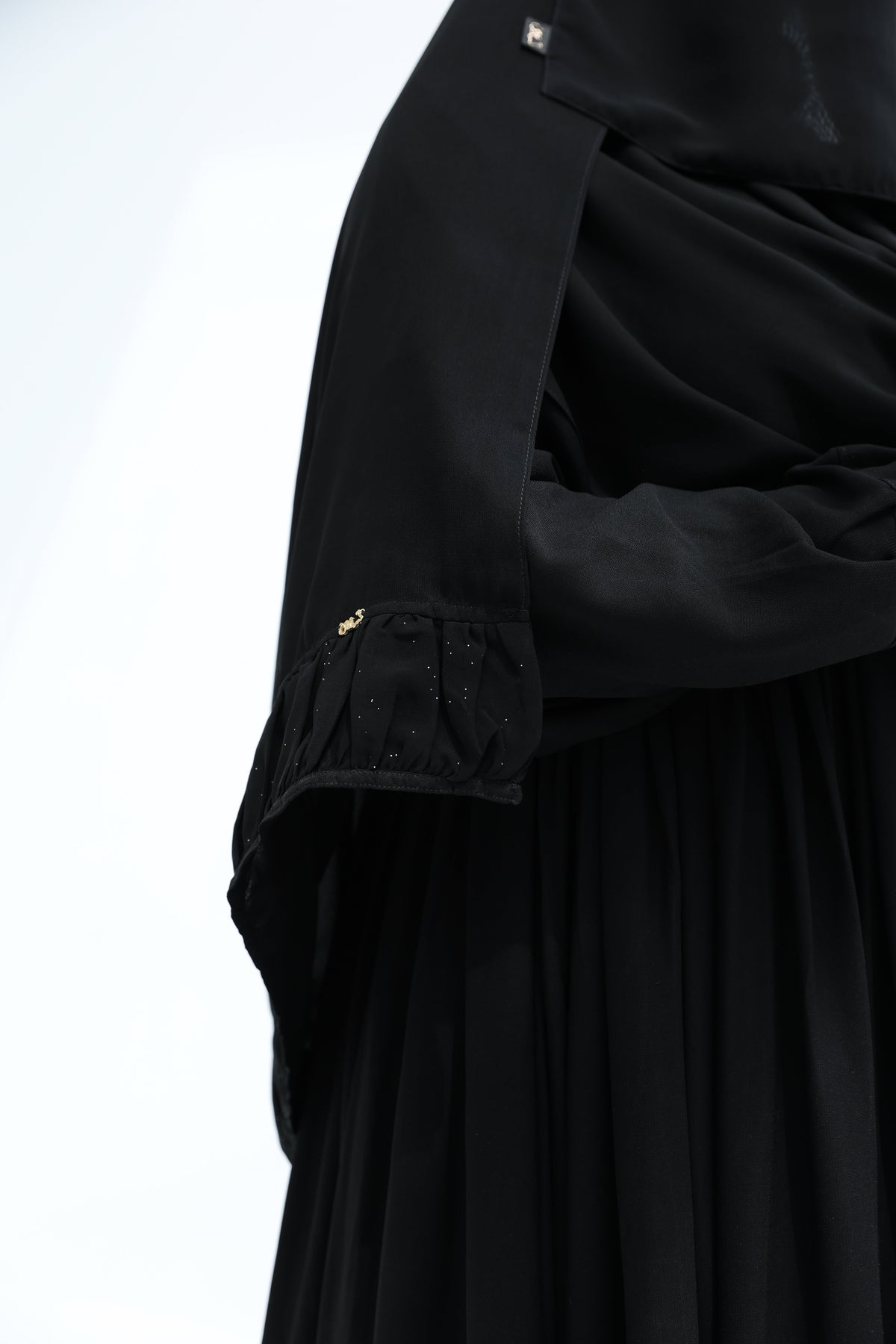 Shimmery Ruffle Border (Royal Black)