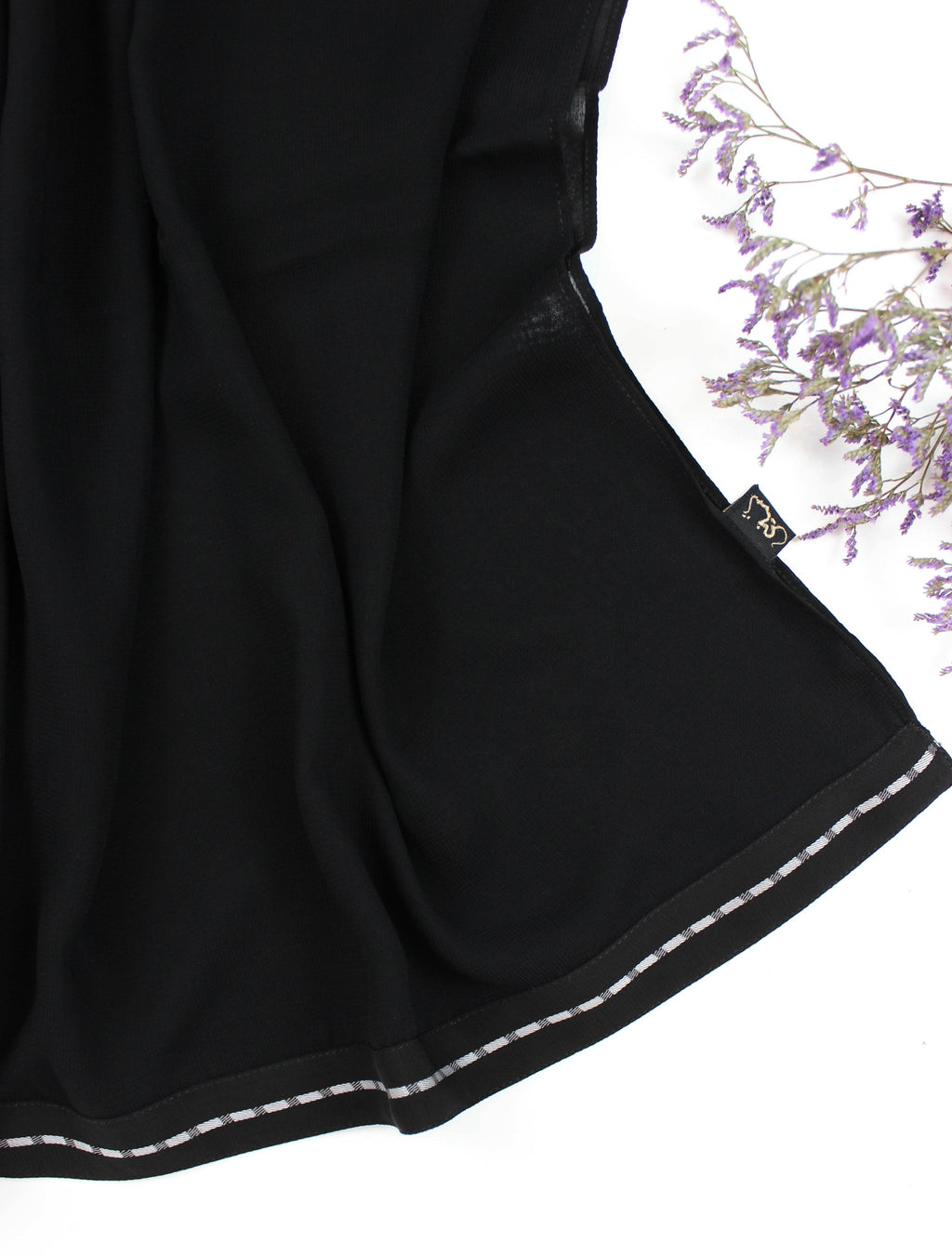 Lined Border Scarf - fusionstore.ae