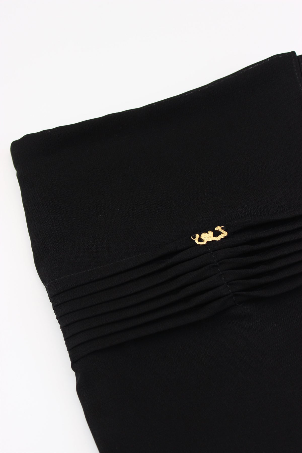 Black Plisse Waves Scarf