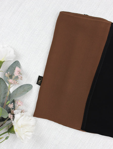 CaramelXBlack Scarf - fusionstore.ae