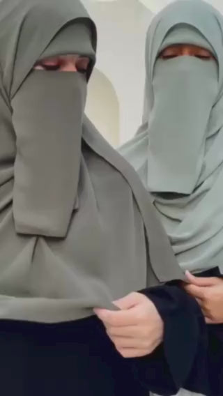 Off-white Scarf Hijab