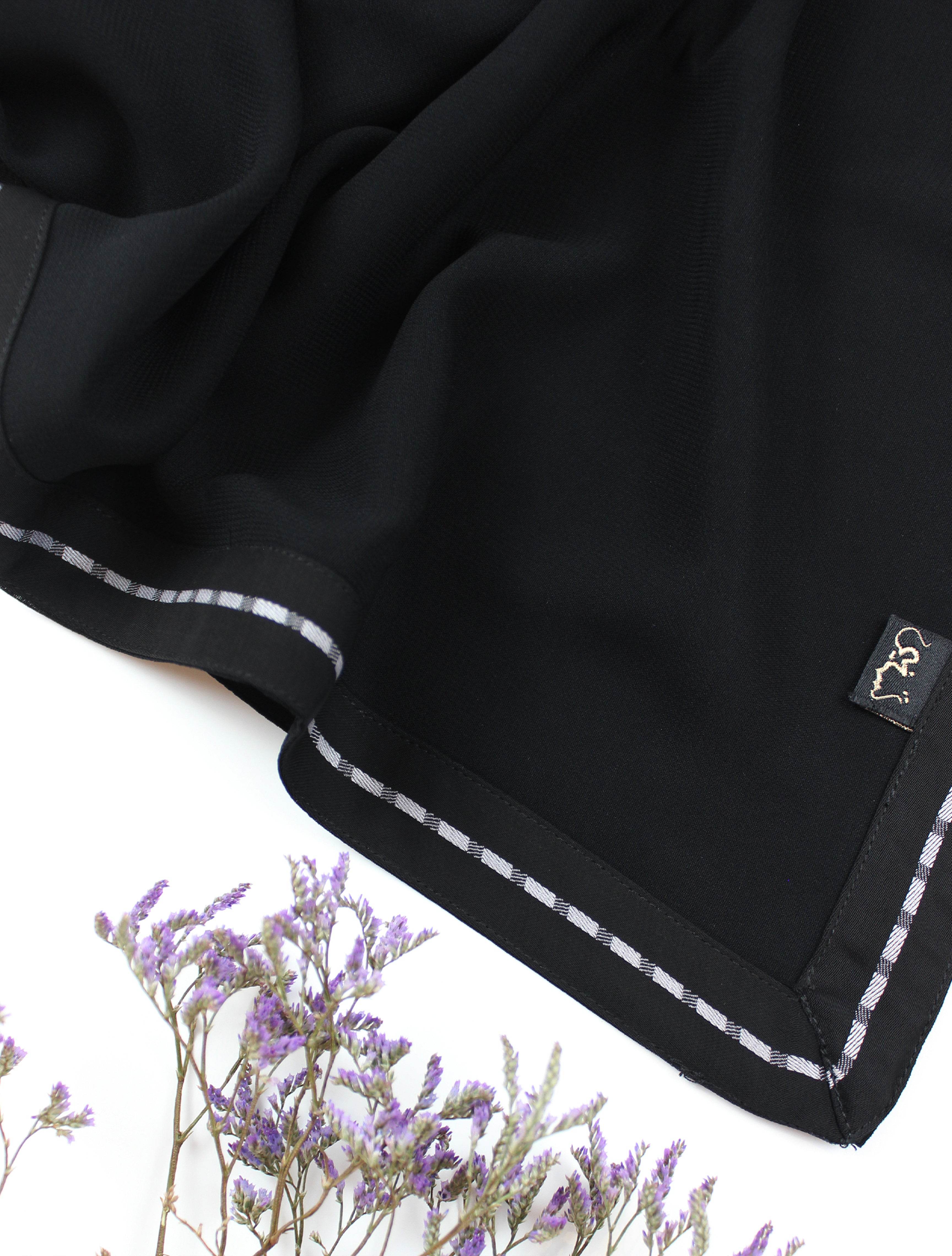 Square Scarf Lined Border - fusionstore.ae